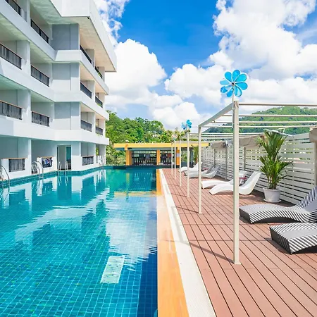 Casa Del M Phuket - Newly Renovated Hotel